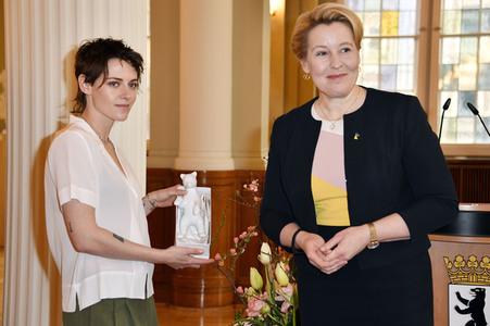 Einzeichnung der Jury in das Gästebuch von Berlin, Berlinale 2023