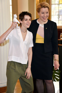 Einzeichnung der Jury in das Gästebuch von Berlin, Berlinale 2023