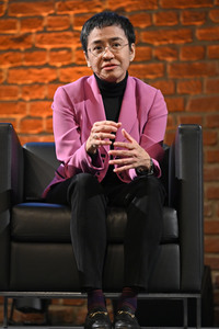 Maria Ressa und Bibiana Beglau auf der lit.Cologne 2023 in Köln