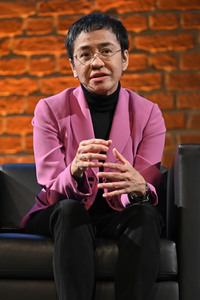 Maria Ressa und Bibiana Beglau auf der lit.Cologne 2023 in Köln