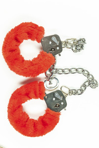 Symbolfoto Handschellen