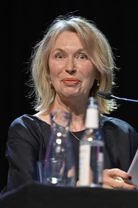 Jojo Moyes und Therese Hämer auf der lit.Cologne 2023 in Köln