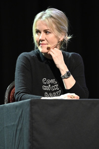 Jojo Moyes und Therese Hämer auf der lit.Cologne 2023 in Köln