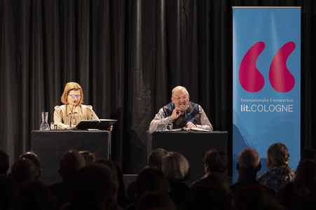 Annette Frier und Dietmar Bär auf der lit.Cologne 2023 in Köln