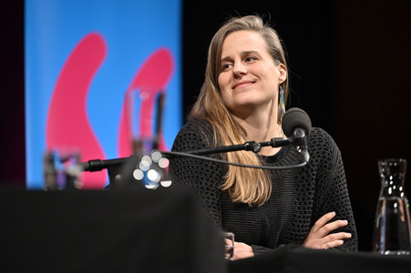 Lauren Groff und Nina Kunzendorf auf der lit.Cologne 2023 in Köln