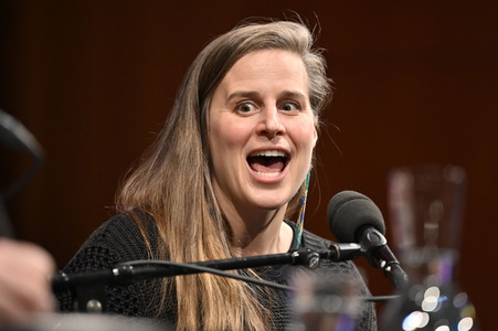 Lauren Groff und Nina Kunzendorf auf der lit.Cologne 2023 in Köln