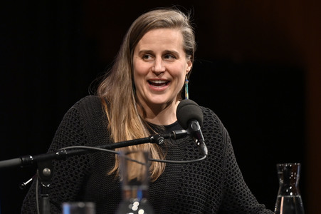 Lauren Groff und Nina Kunzendorf auf der lit.Cologne 2023 in Köln