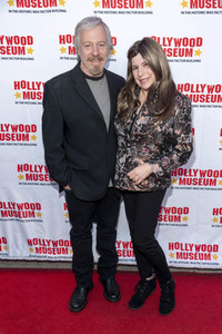Enthüllung von Mary Pickfords Kleid im Hollywood Museum in Los Angeles