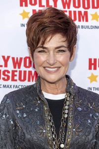 Enthüllung von Mary Pickfords Kleid im Hollywood Museum in Los Angeles