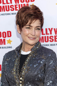 Enthüllung von Mary Pickfords Kleid im Hollywood Museum in Los Angeles