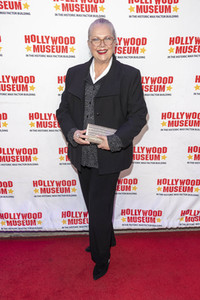 Enthüllung von Mary Pickfords Kleid im Hollywood Museum in Los Angeles