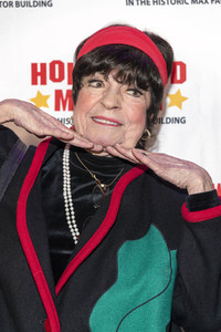 Enthüllung von Mary Pickfords Kleid im Hollywood Museum in Los Angeles