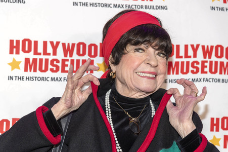 Enthüllung von Mary Pickfords Kleid im Hollywood Museum in Los Angeles