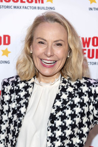 Enthüllung von Mary Pickfords Kleid im Hollywood Museum in Los Angeles