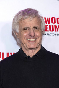 Enthüllung von Mary Pickfords Kleid im Hollywood Museum in Los Angeles