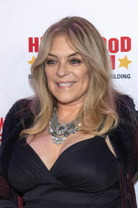 Enthüllung von Mary Pickfords Kleid im Hollywood Museum in Los Angeles
