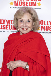Enthüllung von Mary Pickfords Kleid im Hollywood Museum in Los Angeles