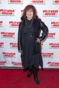 Enthüllung von Mary Pickfords Kleid im Hollywood Museum in Los Angeles
