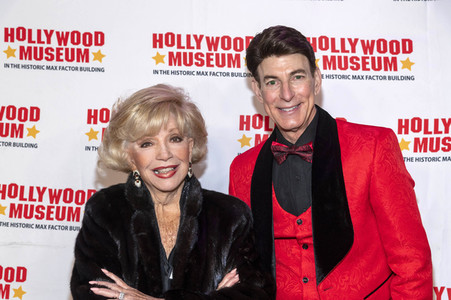 Enthüllung von Mary Pickfords Kleid im Hollywood Museum in Los Angeles