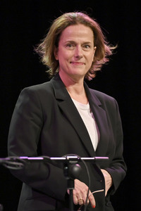 Claudia Michelsen, Fabian Hinrichs und Knut Elstermann auf der lit.Cologne 2023 in Köln