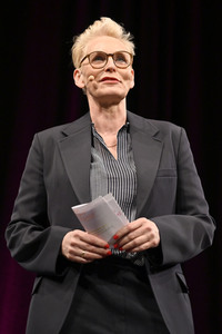 Nina Kunzendorf, Rufus Beck und Bärbel Schäfer auf der lit.Cologne 2023 in Köln