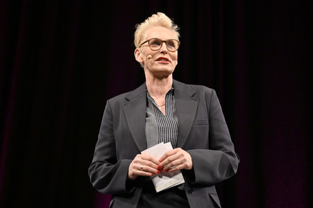 Nina Kunzendorf, Rufus Beck und Bärbel Schäfer auf der lit.Cologne 2023 in Köln
