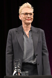 Nina Kunzendorf, Rufus Beck und Bärbel Schäfer auf der lit.Cologne 2023 in Köln
