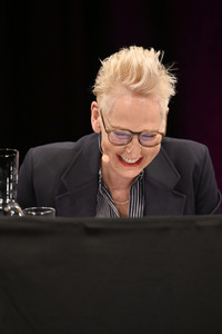 Nina Kunzendorf, Rufus Beck und Bärbel Schäfer auf der lit.Cologne 2023 in Köln