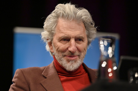 Nina Kunzendorf, Rufus Beck und Bärbel Schäfer auf der lit.Cologne 2023 in Köln