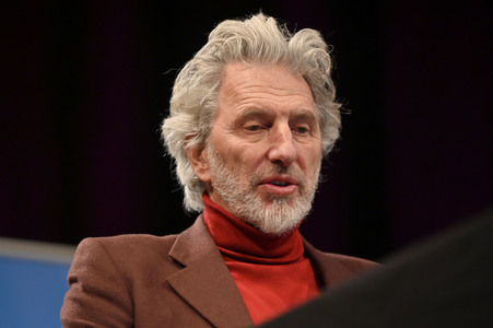 Nina Kunzendorf, Rufus Beck und Bärbel Schäfer auf der lit.Cologne 2023 in Köln