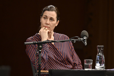 Nina Kunzendorf, Rufus Beck und Bärbel Schäfer auf der lit.Cologne 2023 in Köln