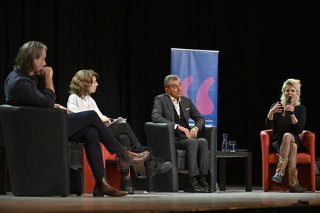 Svenja Flaßpöhler, Michel Friedman und Richard David Precht auf der lit.Cologne 2023 in Köln
