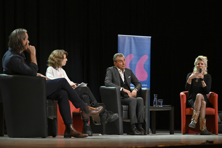 Svenja Flaßpöhler, Michel Friedman und Richard David Precht auf der lit.Cologne 2023 in Köln