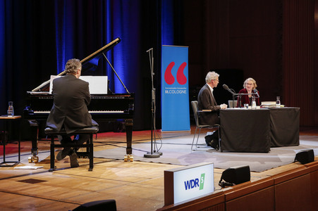 Elke Heidenreich, Dirk von Petersdorff und Marc-Aurel Floros auf der lit.Cologne 2023 in Köln