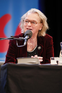 Elke Heidenreich, Dirk von Petersdorff und Marc-Aurel Floros auf der lit.Cologne 2023 in Köln