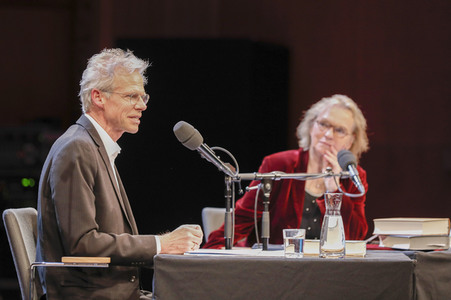 Elke Heidenreich, Dirk von Petersdorff und Marc-Aurel Floros auf der lit.Cologne 2023 in Köln
