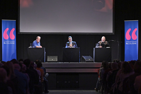Mick Herron und Dietmar Bär auf der lit.Cologne 2023 in Köln