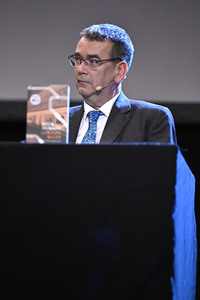 Mick Herron und Dietmar Bär auf der lit.Cologne 2023 in Köln