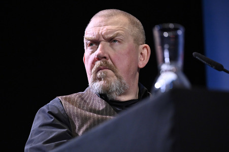 Mick Herron und Dietmar Bär auf der lit.Cologne 2023 in Köln