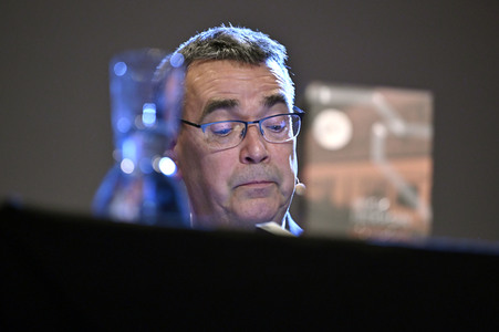 Mick Herron und Dietmar Bär auf der lit.Cologne 2023 in Köln