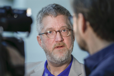 Pressekonferenz in Deutschen Zentrum für Luft-und Raumfahrt in Köln