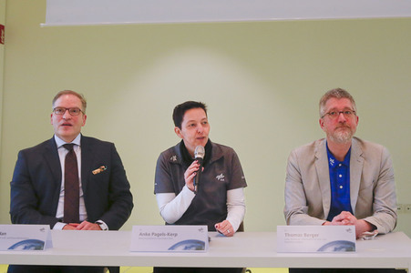 Pressekonferenz in Deutschen Zentrum für Luft-und Raumfahrt in Köln