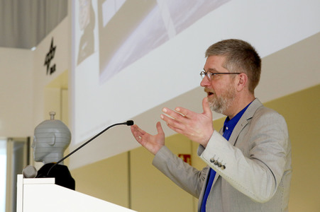 Pressekonferenz in Deutschen Zentrum für Luft-und Raumfahrt in Köln