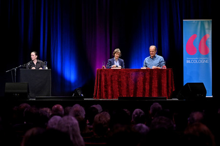 A.L. Kennedy und Anna Thalbach auf der lit.Cologne 2023 in Köln