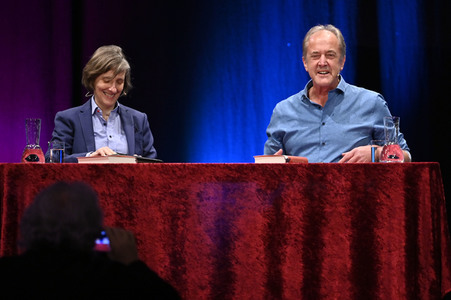 A.L. Kennedy und Anna Thalbach auf der lit.Cologne 2023 in Köln