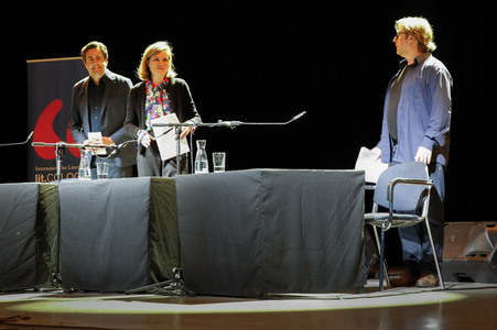 Bjarne Mädel, Fritzi Haberlandt und Bastian Pastewka auf der lit.Cologne 2023 in Köln