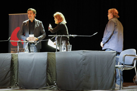 Bjarne Mädel, Fritzi Haberlandt und Bastian Pastewka auf der lit.Cologne 2023 in Köln