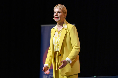 Cordula Stratmann und Bjarne Mädel auf der lit.Cologne 2023 in Köln