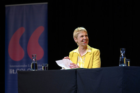 Cordula Stratmann und Bjarne Mädel auf der lit.Cologne 2023 in Köln