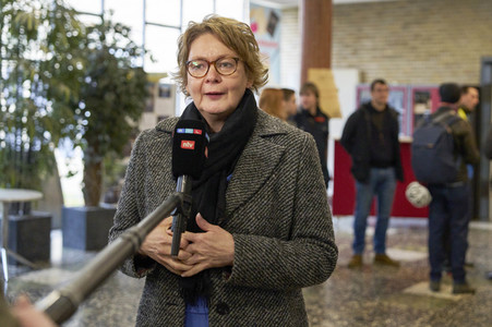 Daniela Behrens besucht Bereufsschule in Hannover